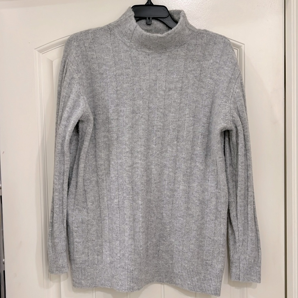 Ellie Tahari Grey Mock Turtleneck Sweater